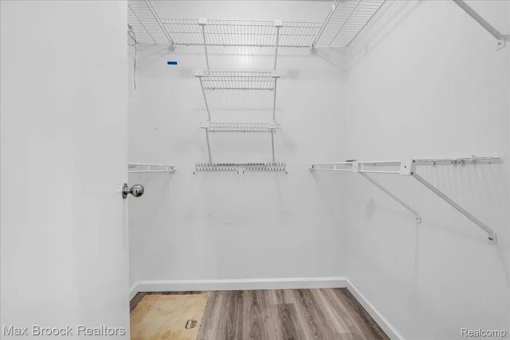 5229 Simpson Lake Road West Bloomfield Charter Township MI 48323