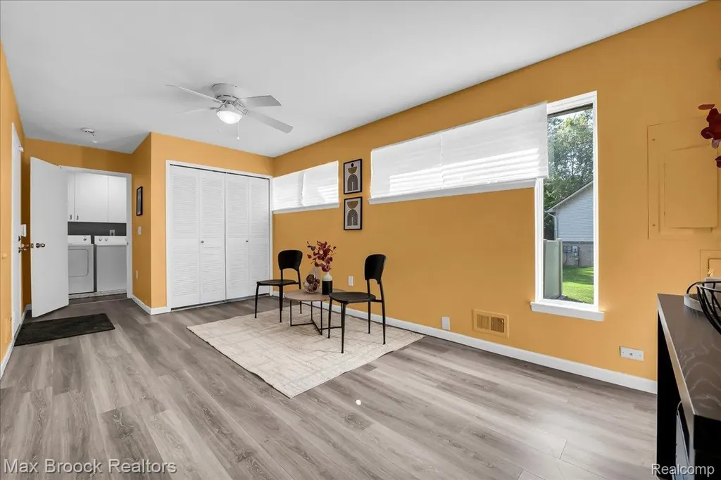 5229 Simpson Lake Road West Bloomfield Charter Township MI 48323