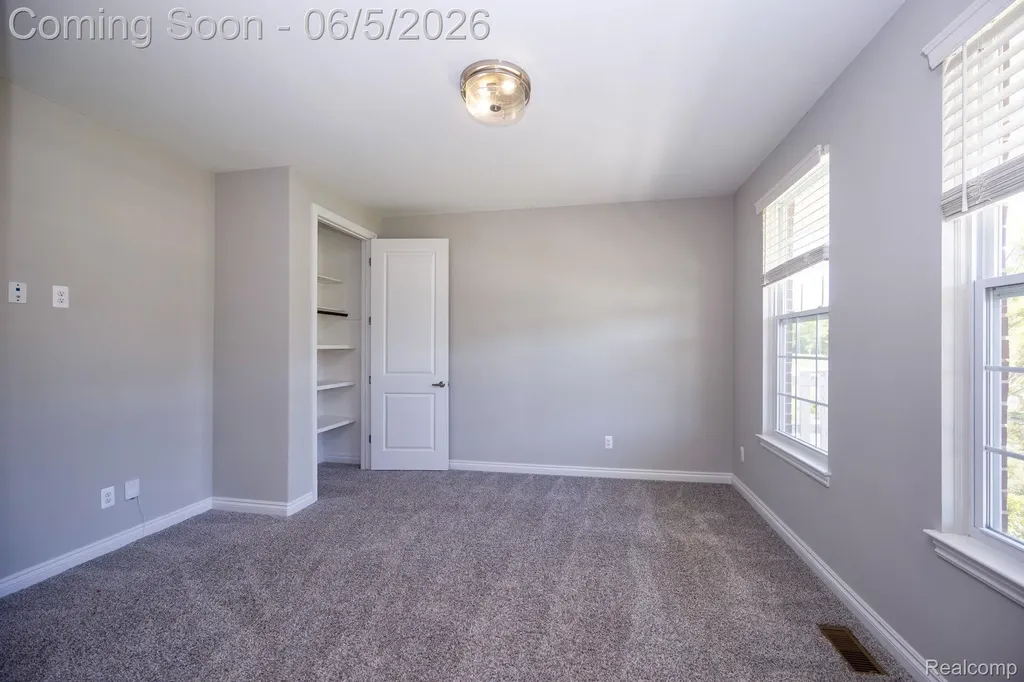 57558 Stoneleigh Drive Lyon Charter Township MI 48178