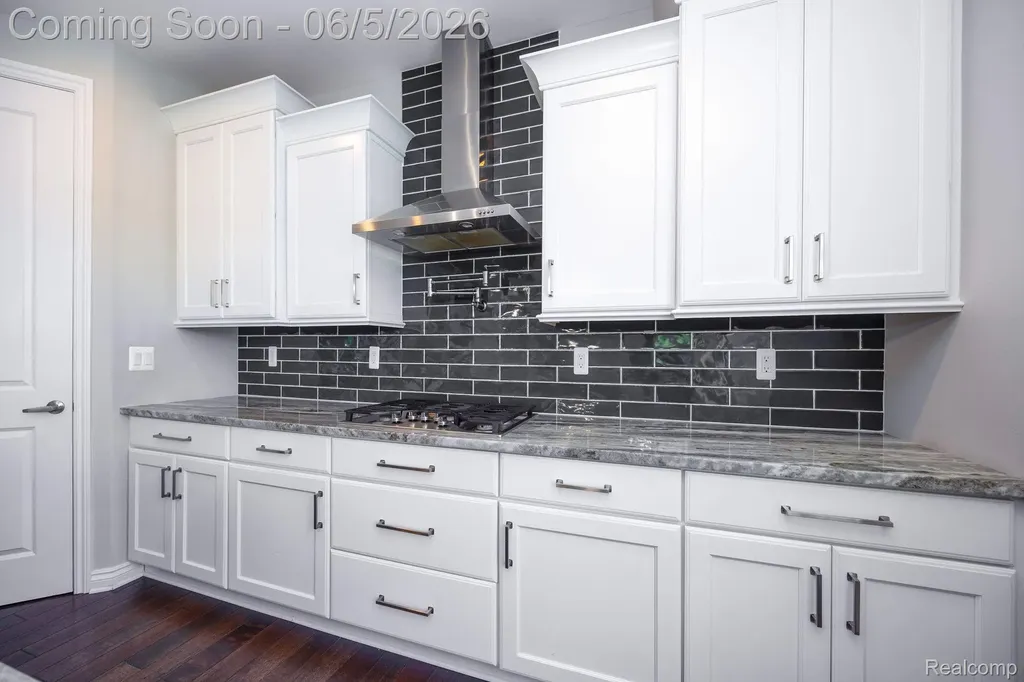57558 Stoneleigh Drive Lyon Charter Township MI 48178