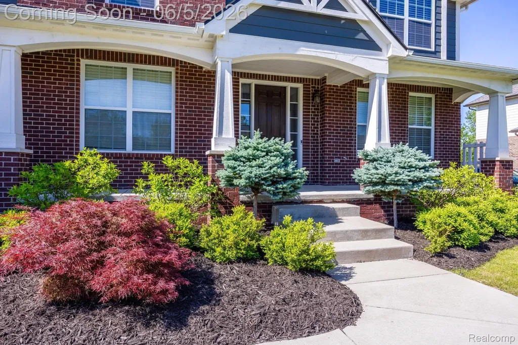 57558 Stoneleigh Drive Lyon Charter Township MI 48178
