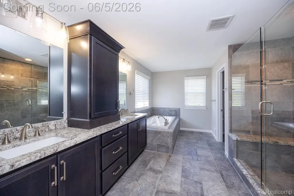 57558 Stoneleigh Drive Lyon Charter Township MI 48178