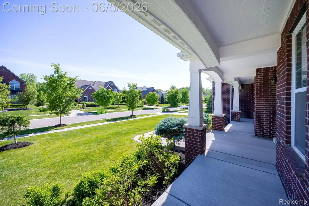 57558 Stoneleigh Drive Lyon Charter Township MI 48178