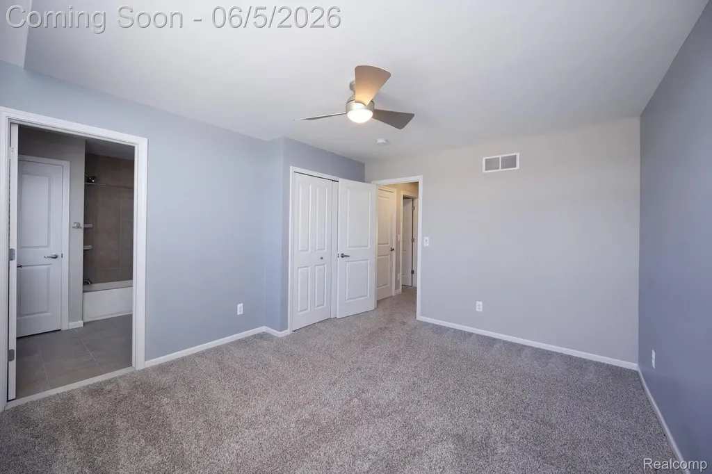57558 Stoneleigh Drive Lyon Charter Township MI 48178
