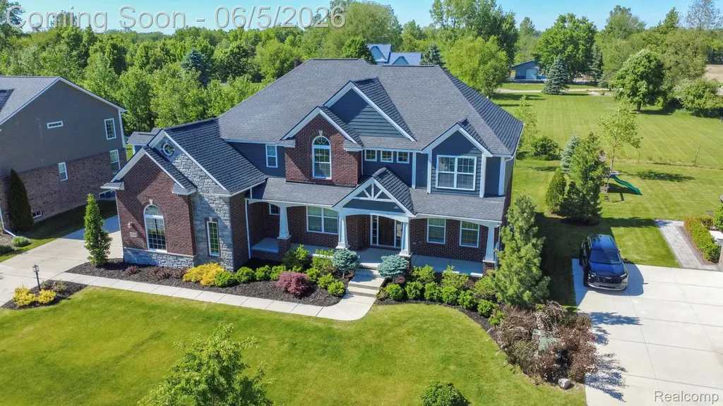 57558 Stoneleigh Drive Lyon Charter Township MI 48178