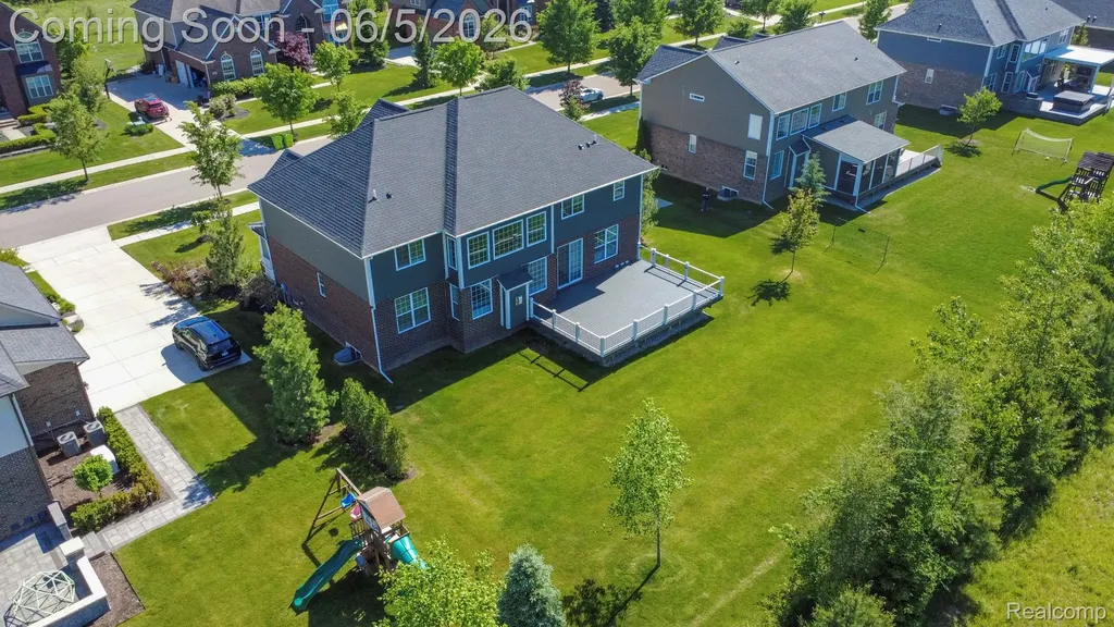 57558 Stoneleigh Drive Lyon Charter Township MI 48178