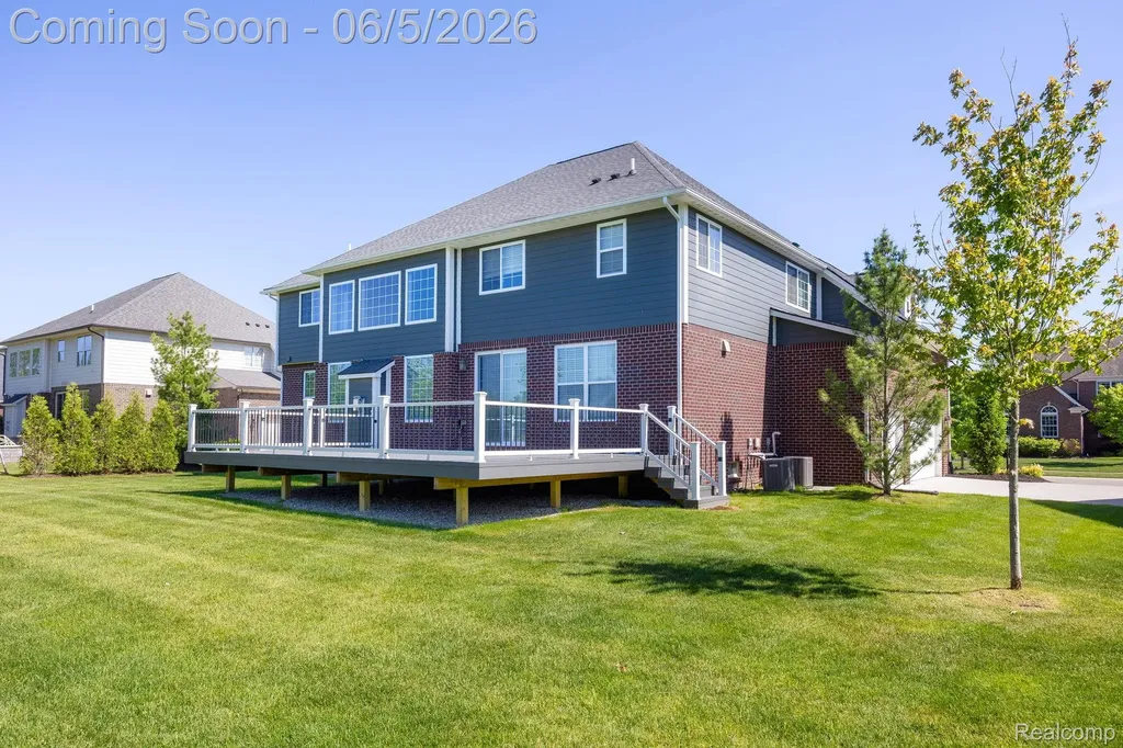 57558 Stoneleigh Drive Lyon Charter Township MI 48178