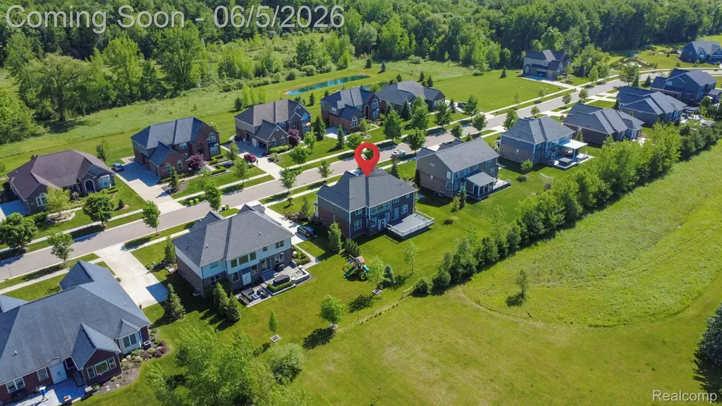 57558 Stoneleigh Drive Lyon Charter Township MI 48178