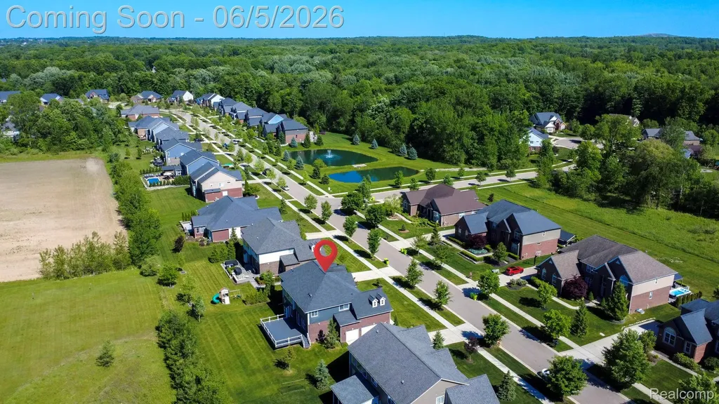 57558 Stoneleigh Drive Lyon Charter Township MI 48178
