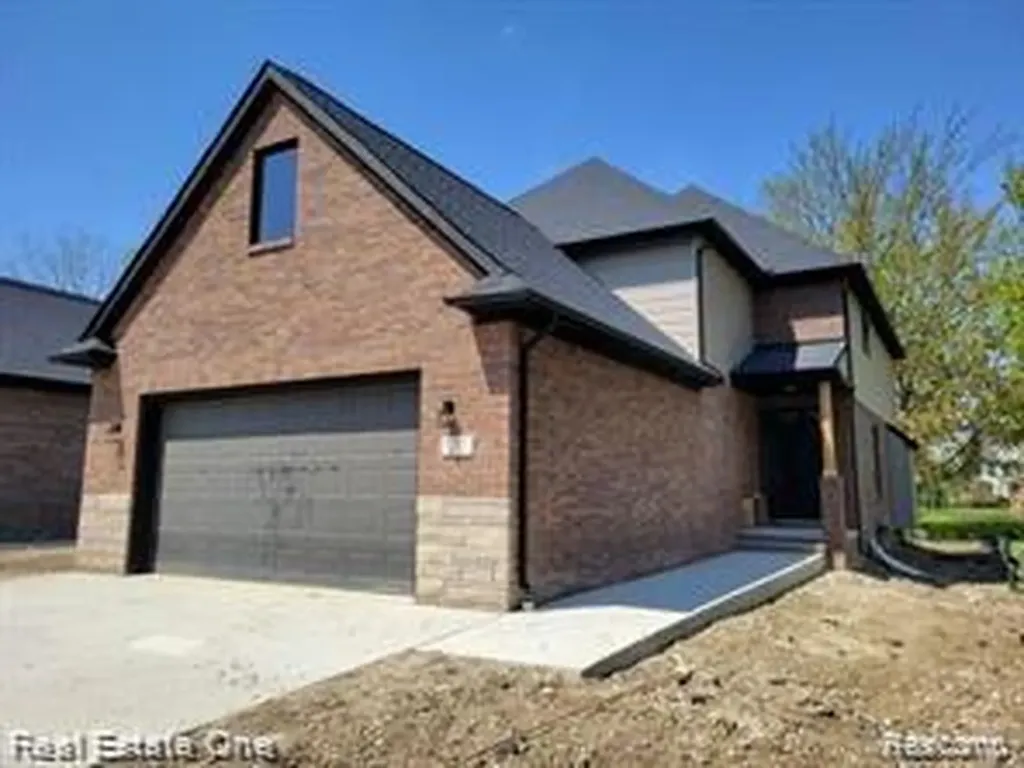 1983 Chancery Drive Troy City MI 48085