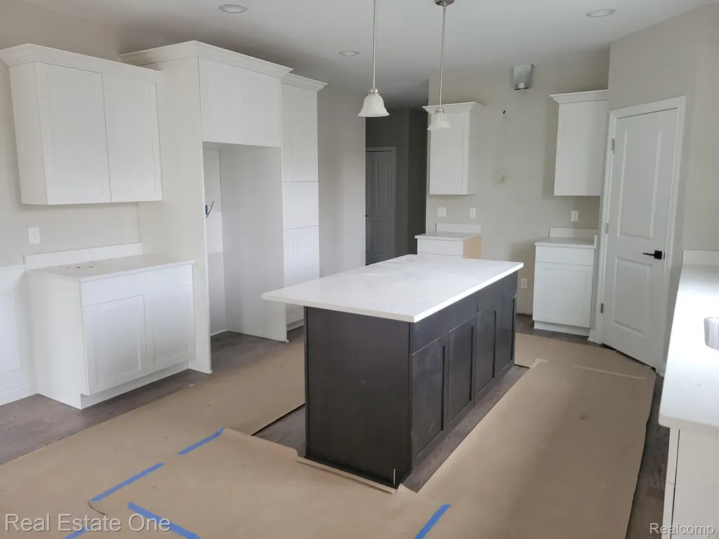 1983 Chancery Drive Troy City MI 48085