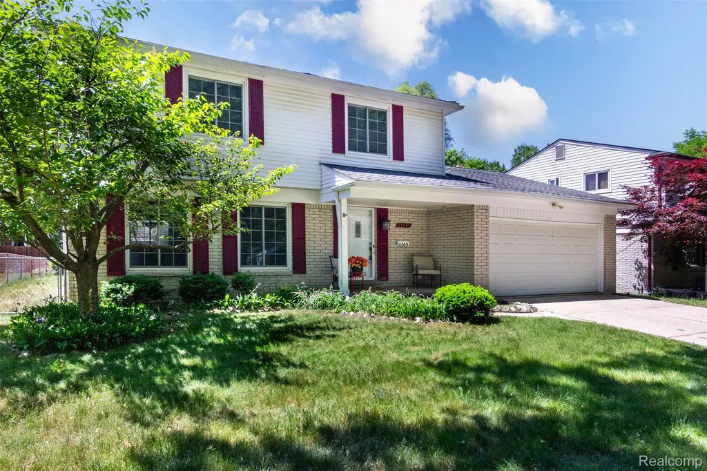 21581 Birchwood Street N Farmington City MI 48336