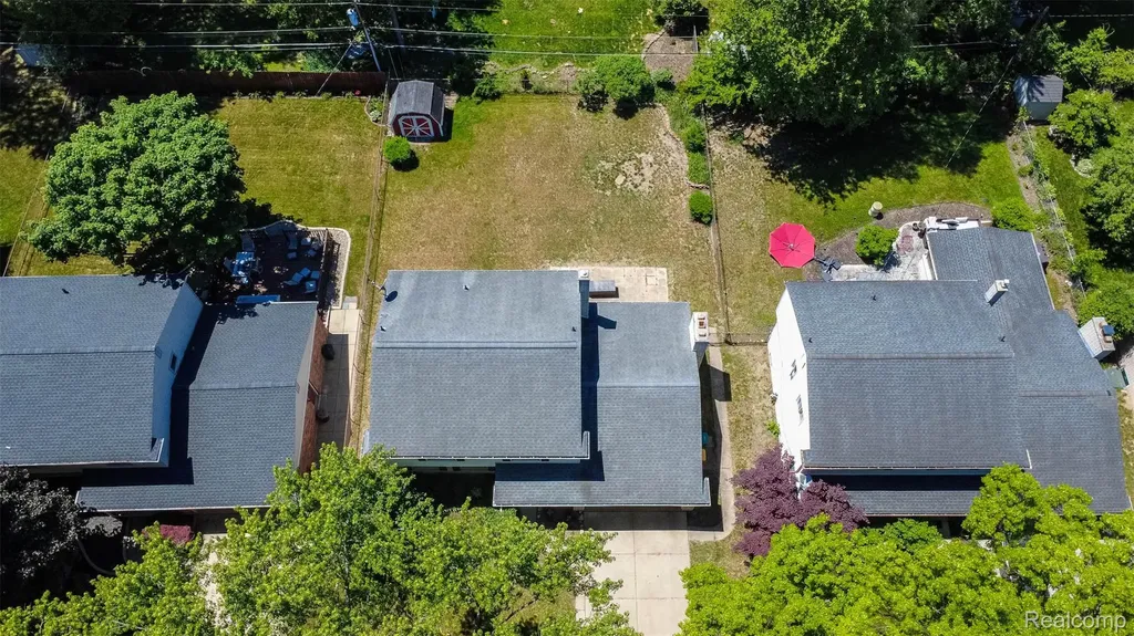 21581 Birchwood Street N Farmington City MI 48336