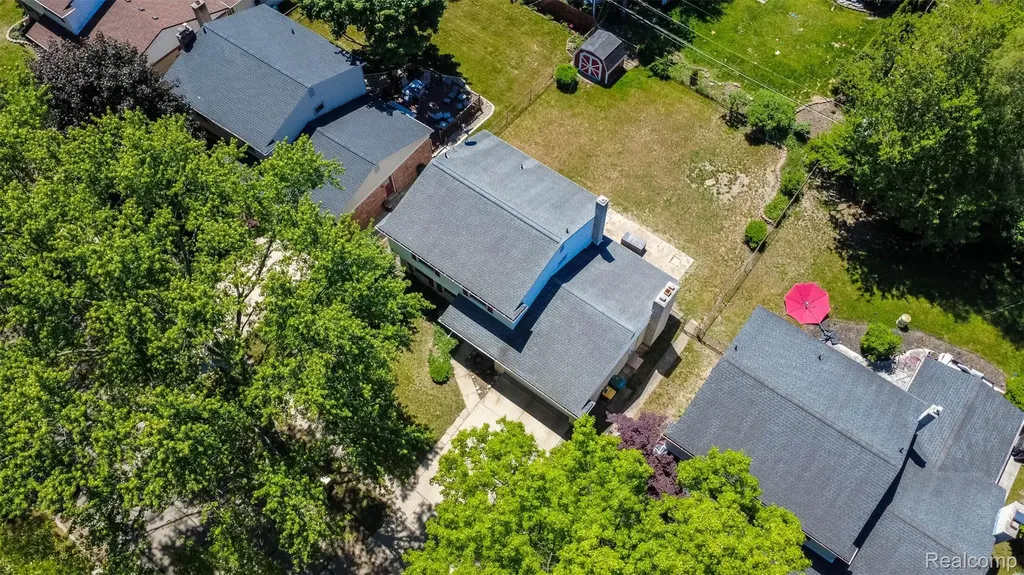 21581 Birchwood Street N Farmington City MI 48336
