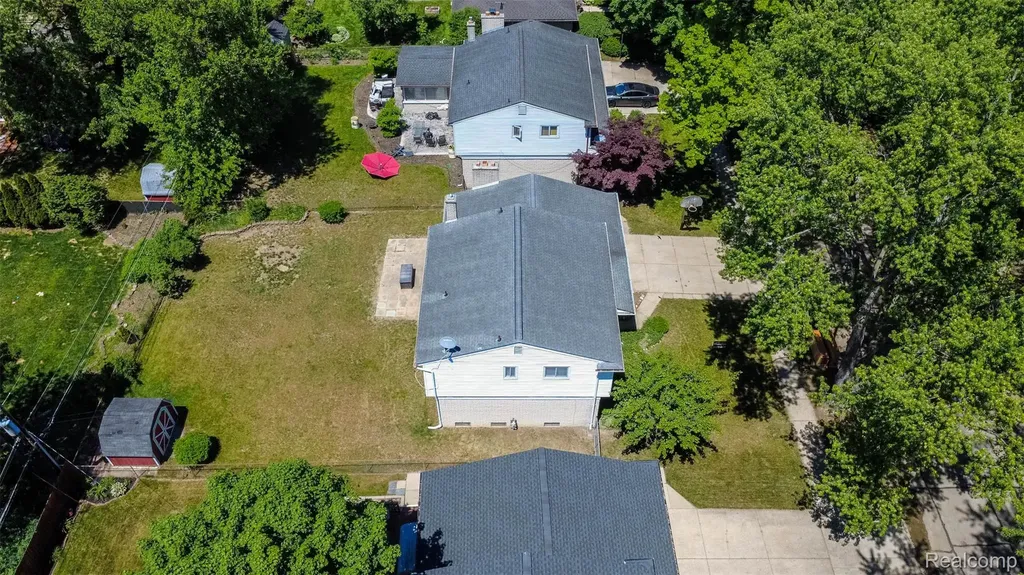 21581 Birchwood Street N Farmington City MI 48336