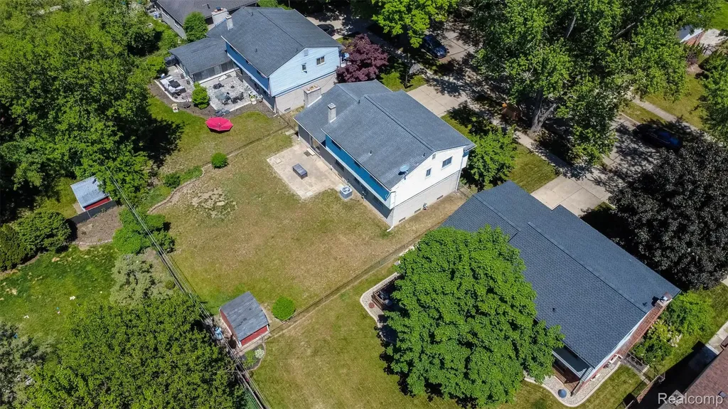 21581 Birchwood Street N Farmington City MI 48336