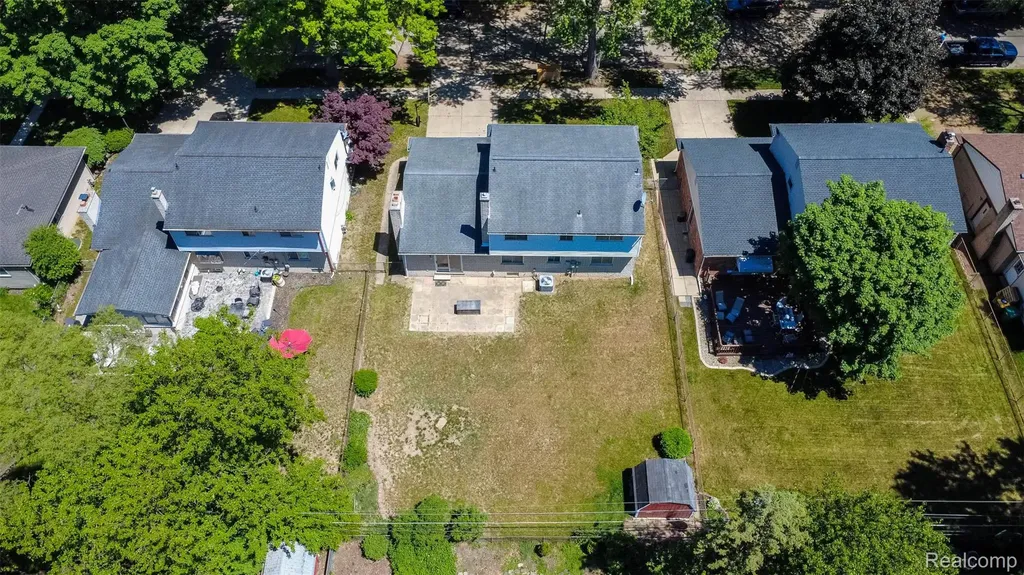 21581 Birchwood Street N Farmington City MI 48336