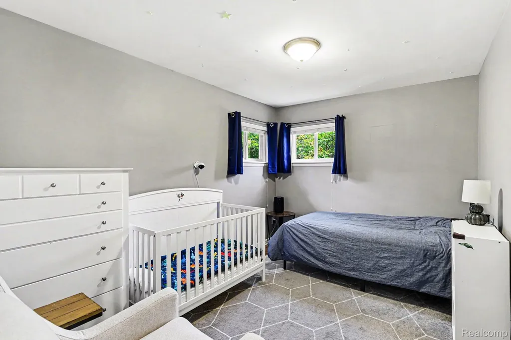 5603 Hallendale Road Meridian Charter Township MI 48840