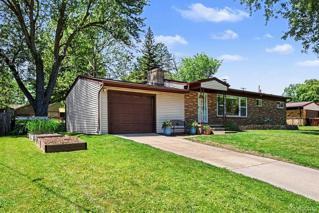 5603 Hallendale Road Meridian Charter Township MI 48840