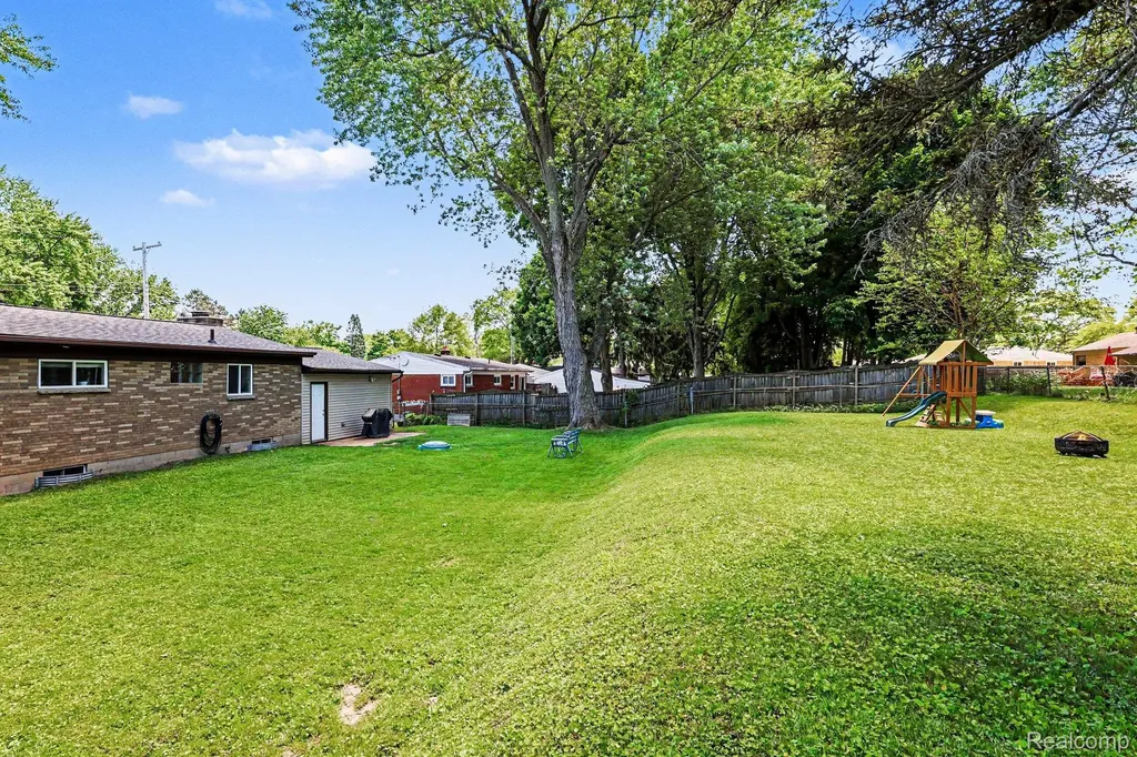 5603 Hallendale Road Meridian Charter Township MI 48840