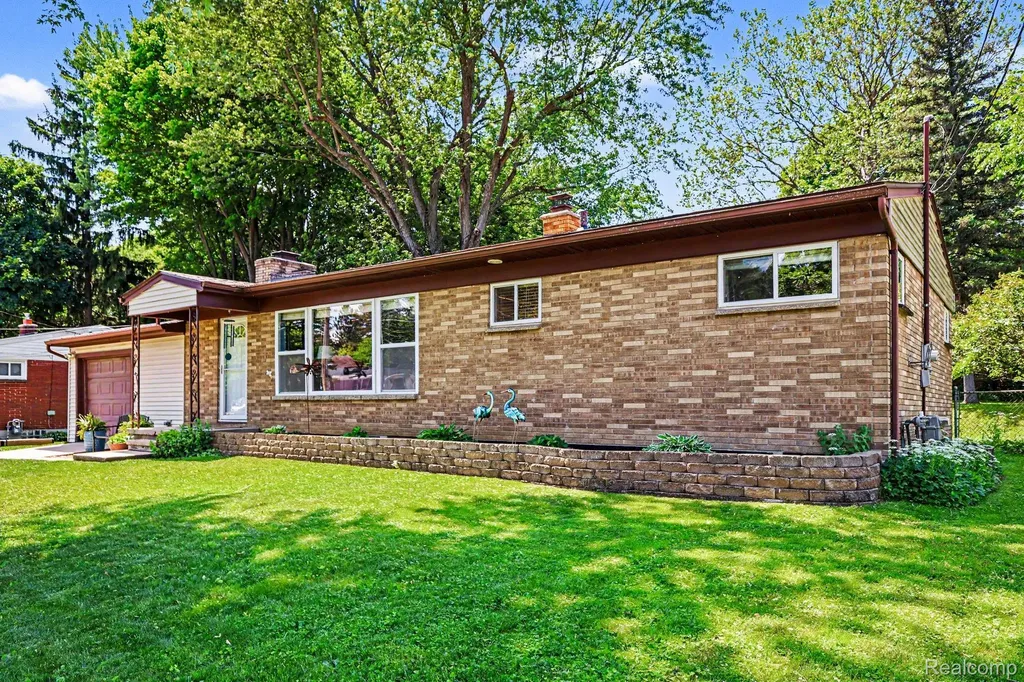 5603 Hallendale Road Meridian Charter Township MI 48840