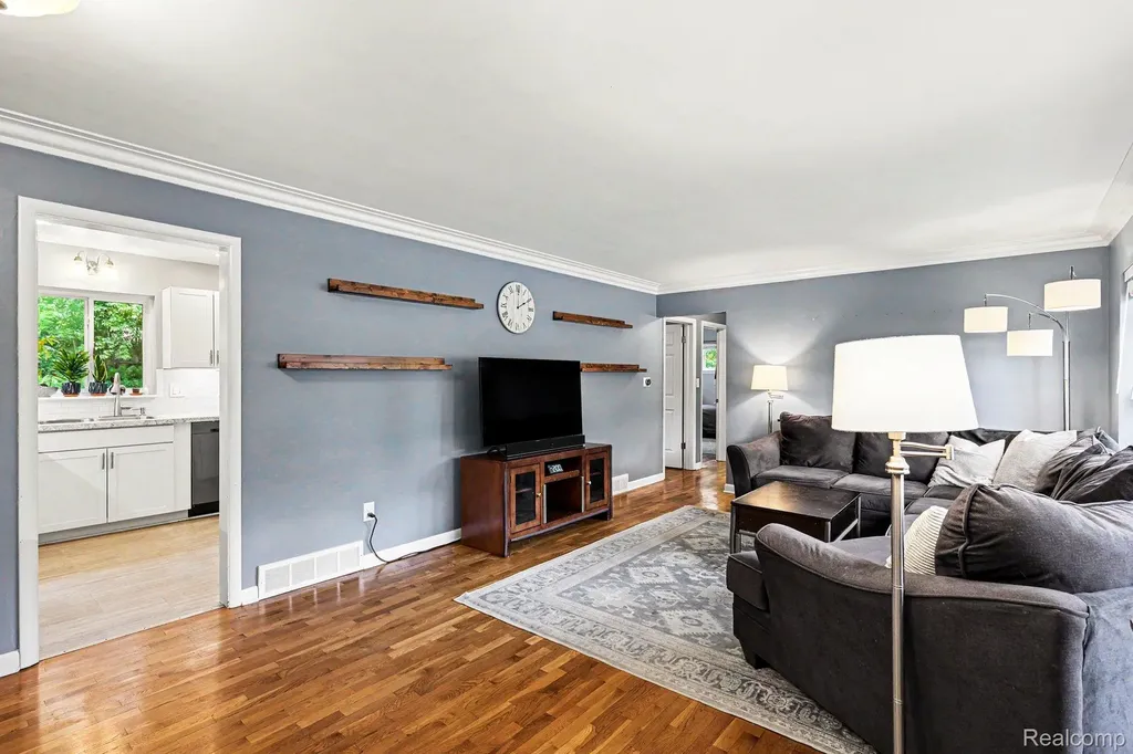 5603 Hallendale Road Meridian Charter Township MI 48840