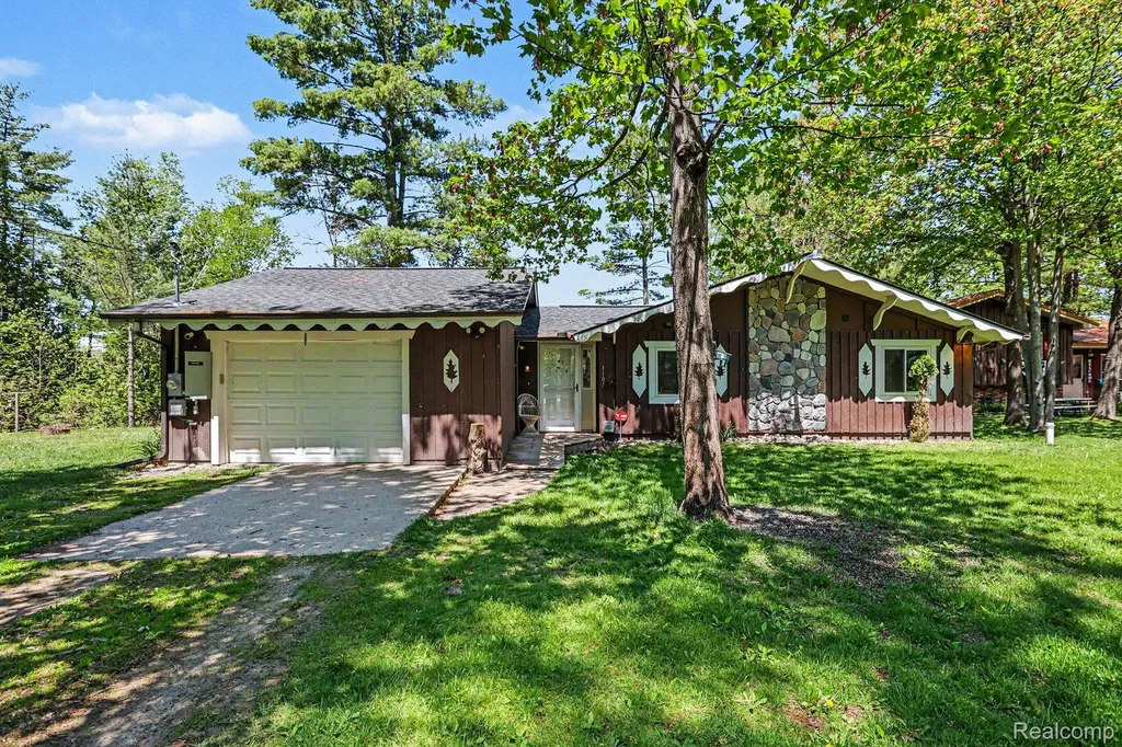 1107 Northern Trail Mills Township MI 48610