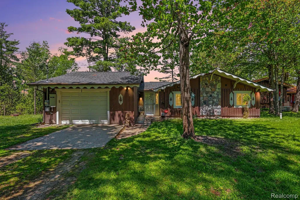 1107 Northern Trail Mills Township MI 48610
