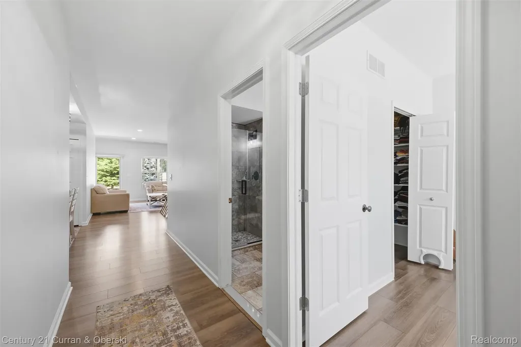 24066 Hemlock Drive Woodhaven City MI 48134