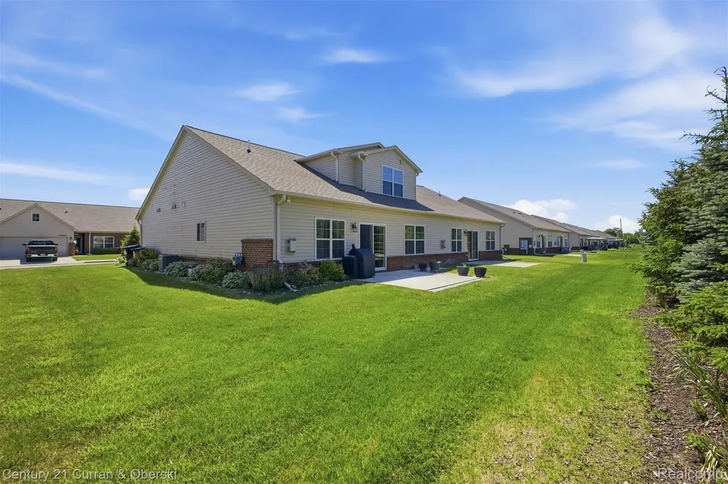 24066 Hemlock Drive Woodhaven City MI 48134