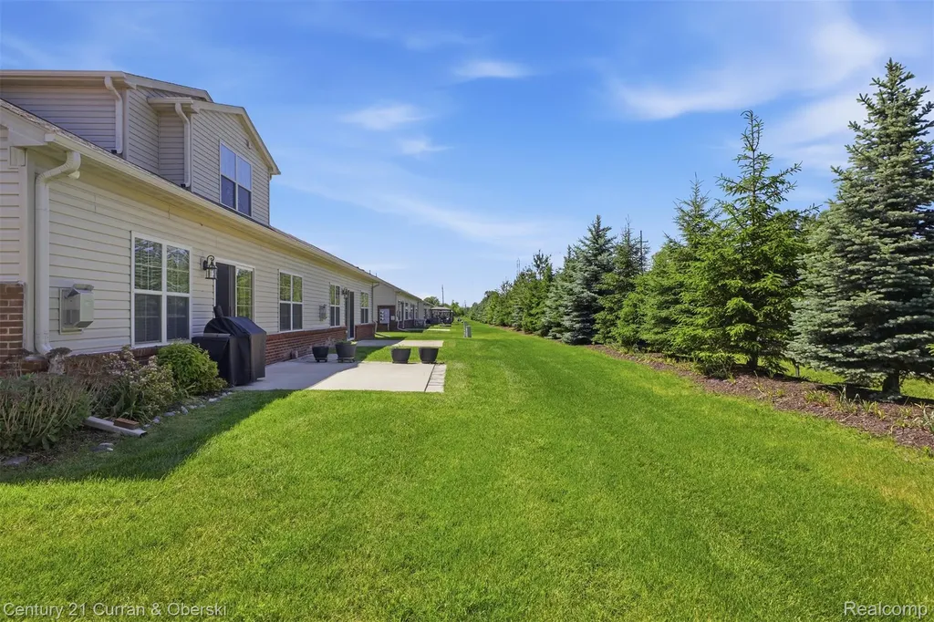 24066 Hemlock Drive Woodhaven City MI 48134