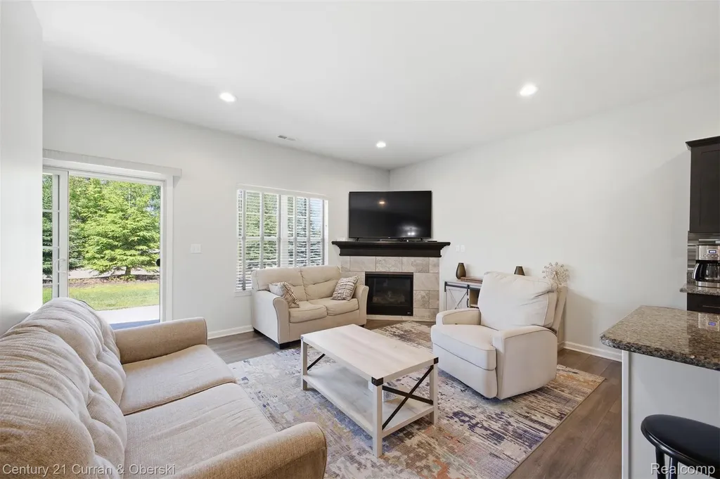 24066 Hemlock Drive Woodhaven City MI 48134