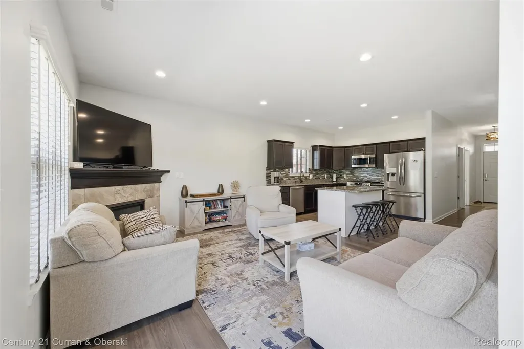 24066 Hemlock Drive Woodhaven City MI 48134
