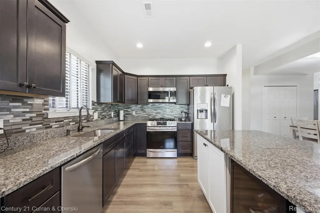 24066 Hemlock Drive Woodhaven City MI 48134