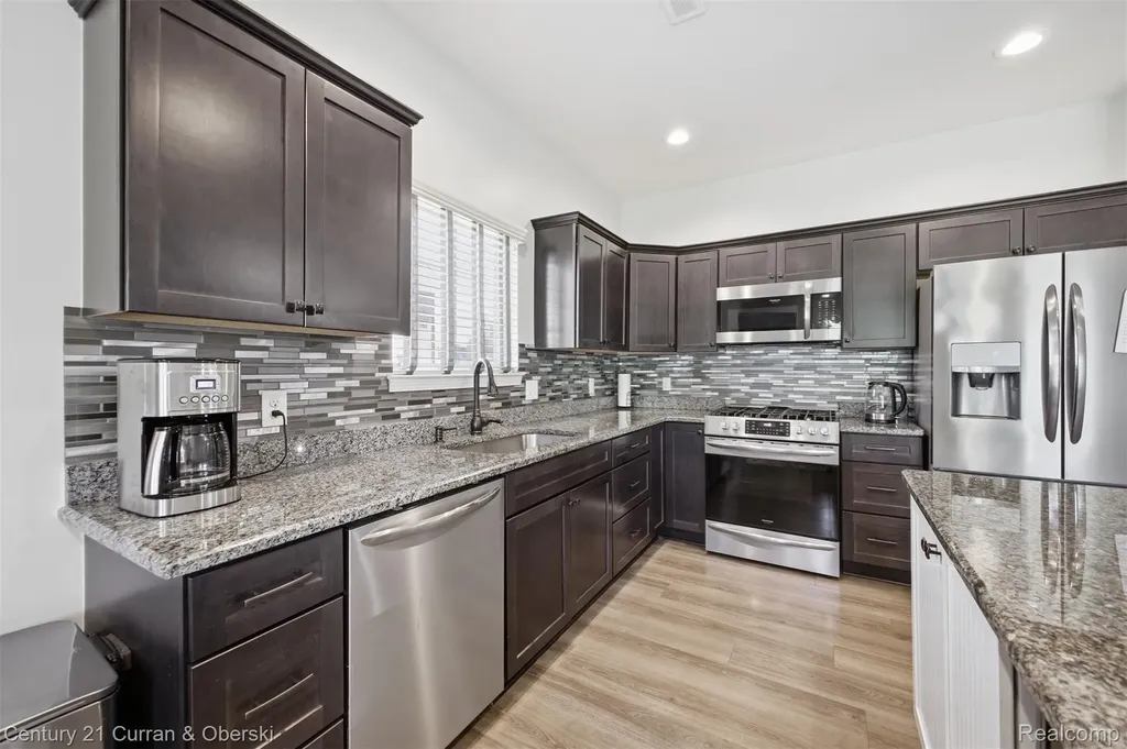 24066 Hemlock Drive Woodhaven City MI 48134