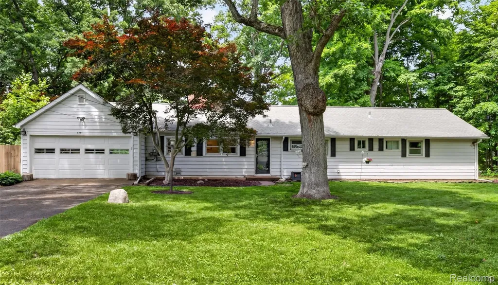 Hamburg Township MI, 5831 Winans Drive