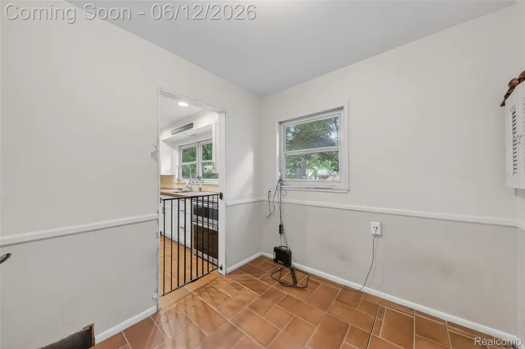 5831 Winans Drive Hamburg Township MI 48116