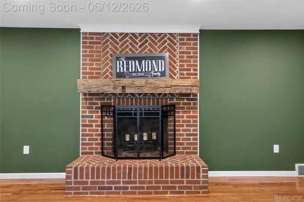 5831 Winans Drive Hamburg Township MI 48116
