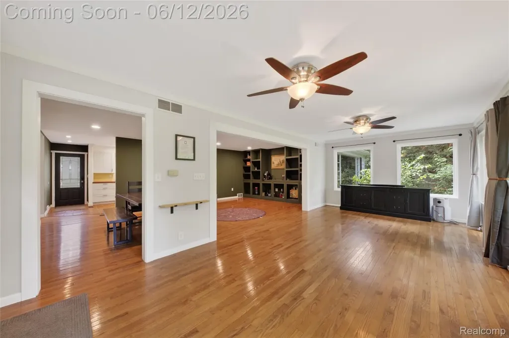 5831 Winans Drive Hamburg Township MI 48116