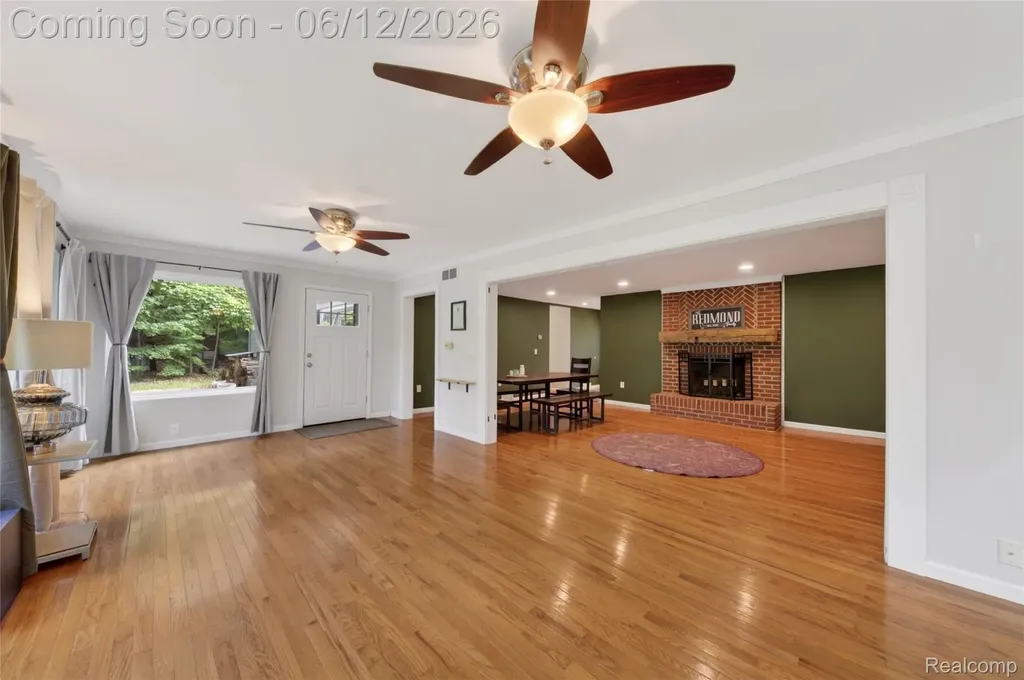 5831 Winans Drive Hamburg Township MI 48116