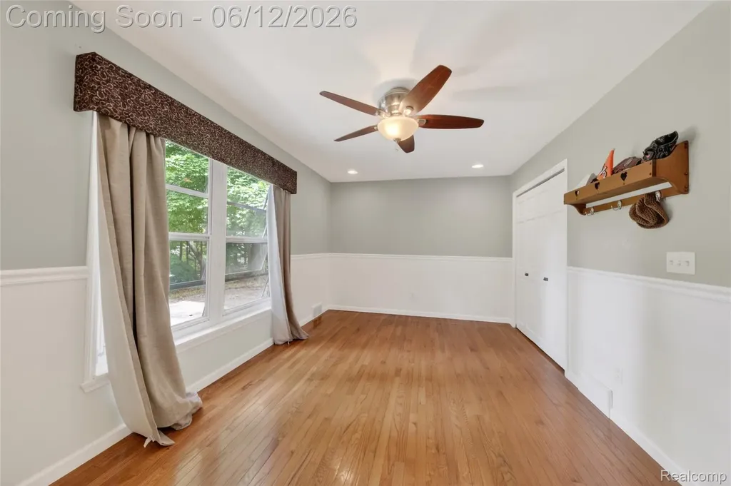 5831 Winans Drive Hamburg Township MI 48116