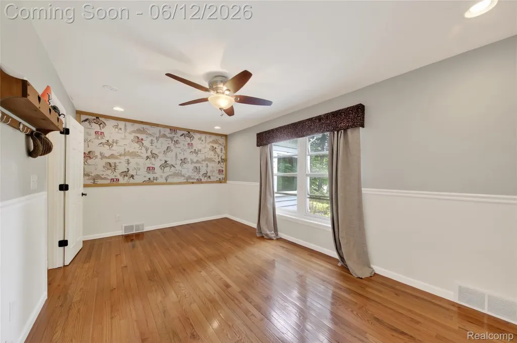 5831 Winans Drive Hamburg Township MI 48116
