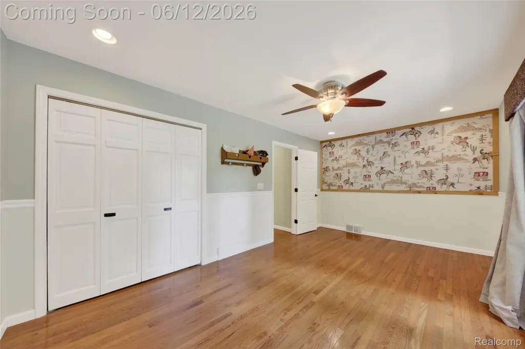 5831 Winans Drive Hamburg Township MI 48116