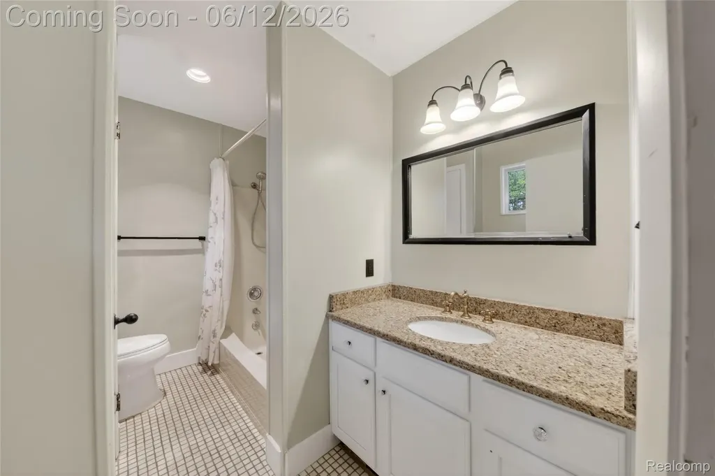 5831 Winans Drive Hamburg Township MI 48116