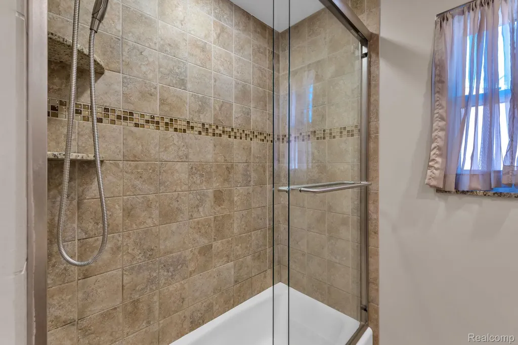 26637 Clairview Drive Dearborn Heights City MI 48127
