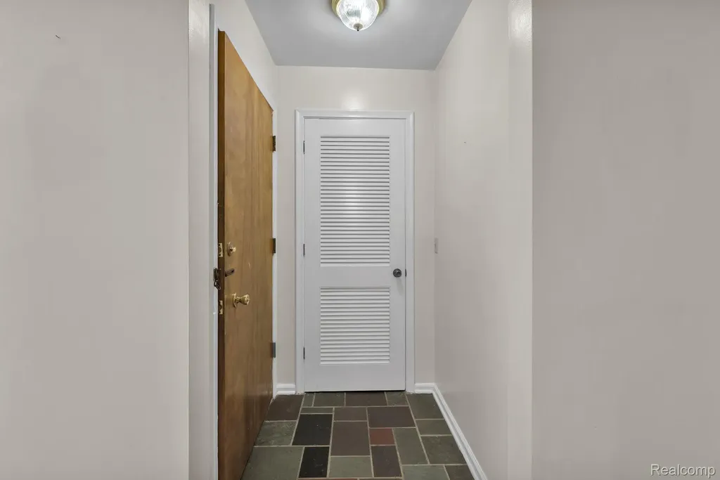 26637 Clairview Drive Dearborn Heights City MI 48127