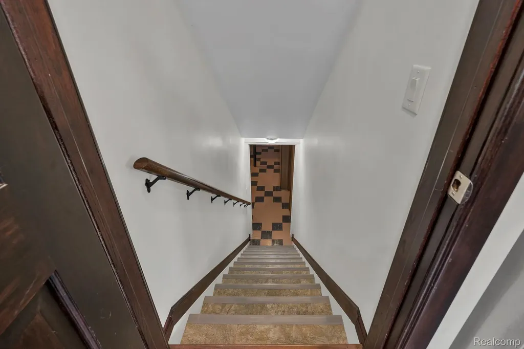 26637 Clairview Drive Dearborn Heights City MI 48127