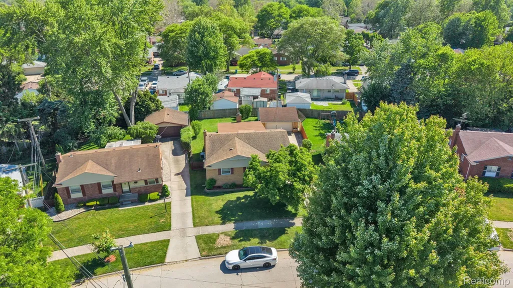 26637 Clairview Drive Dearborn Heights City MI 48127