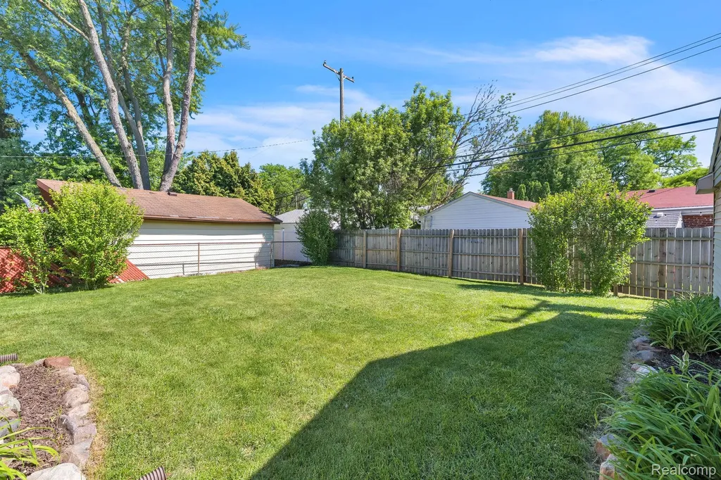 26637 Clairview Drive Dearborn Heights City MI 48127