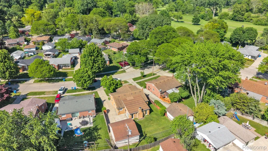 26637 Clairview Drive Dearborn Heights City MI 48127